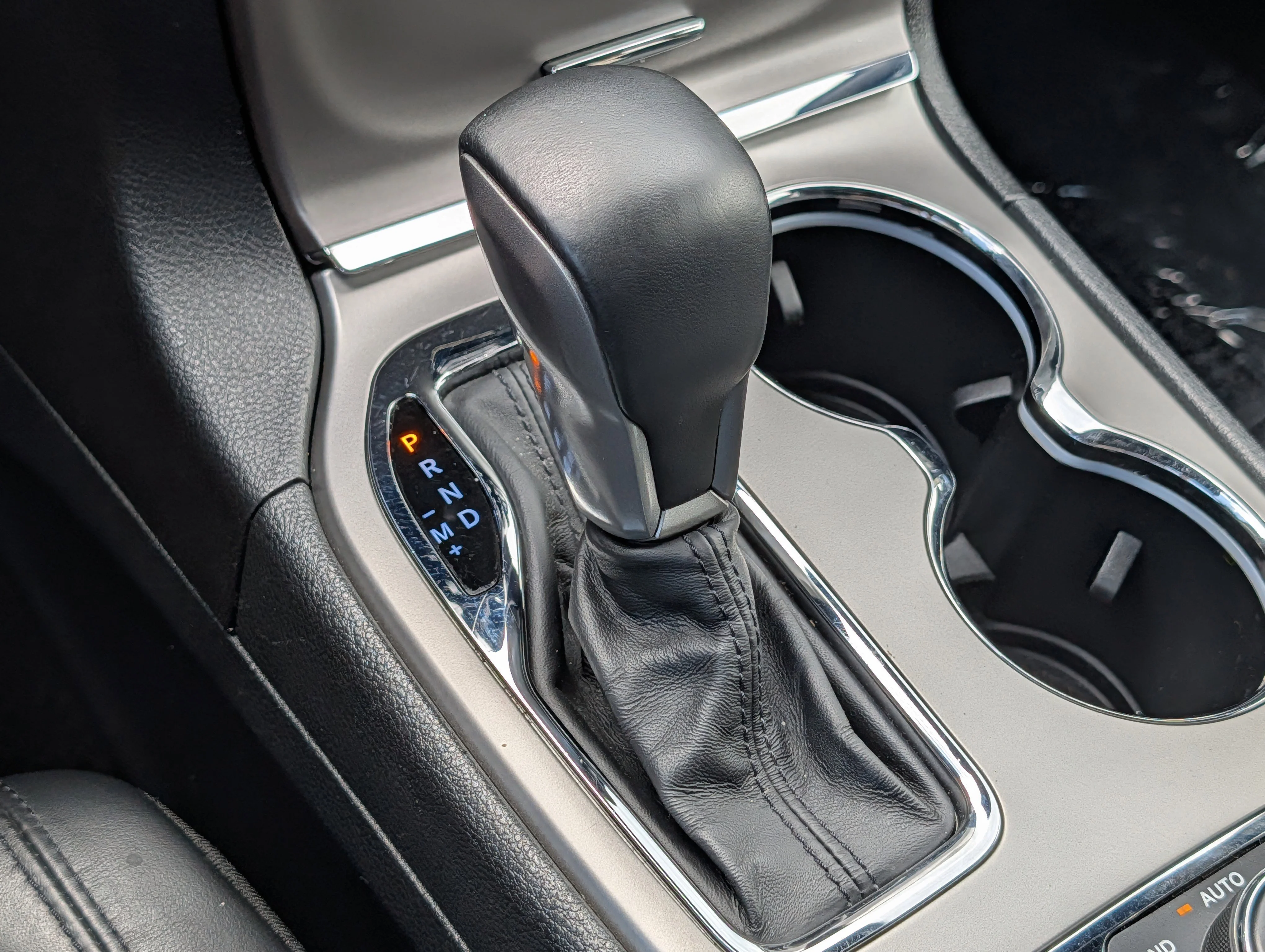 Used 2019 Diamond Black Crystal Pearlcoat Jeep Limited image 29