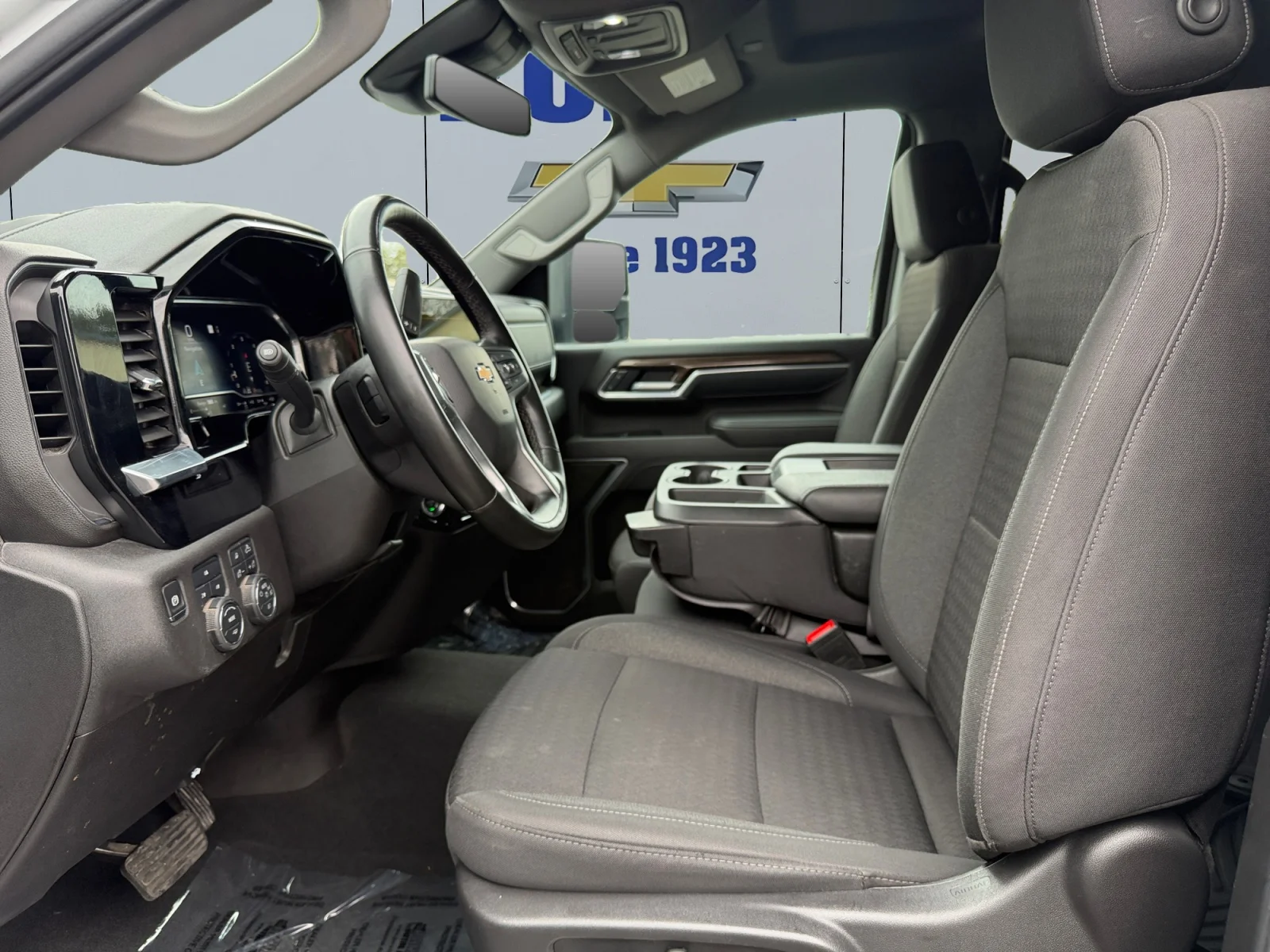 Used 2025 Summit White Chevrolet LT DRW image 10