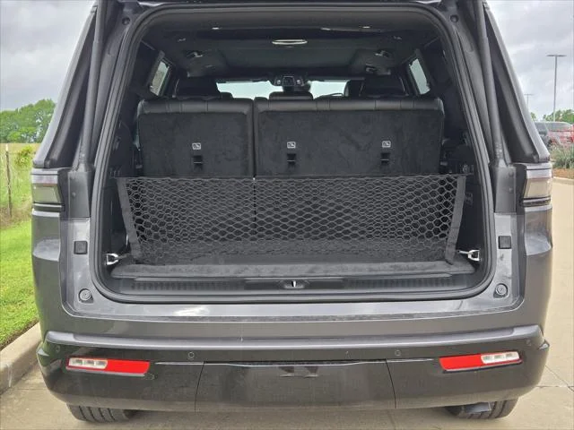 New 2026 Baltic-Gray Metallic Clear-Coat Exterior Paint Jeep Limited Altitude image 7