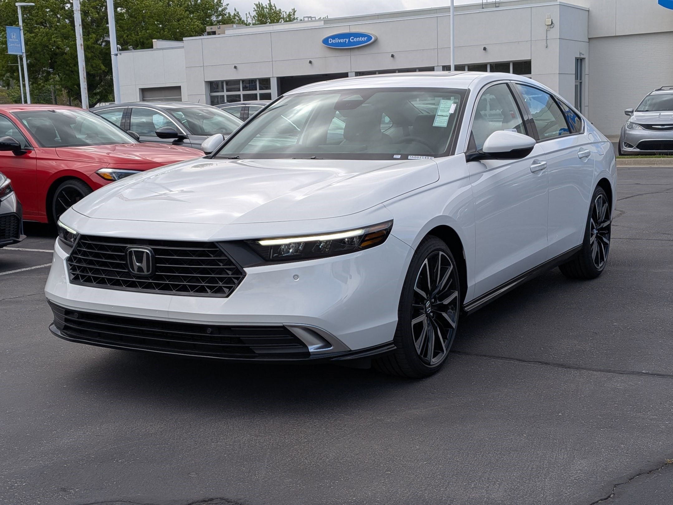 New 2026 Platinum White Pearl Honda Touring image 8