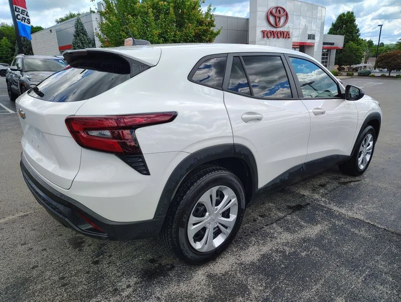 Used 2024 White Chevrolet LS image 4