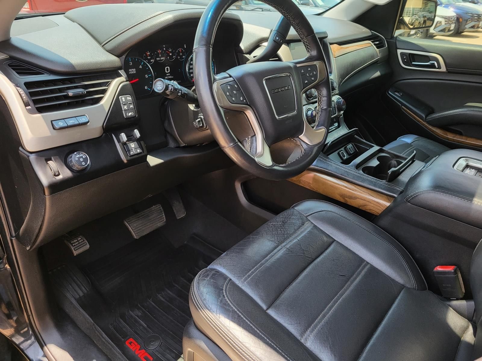 Used 2019 Onyx Black GMC Denali image 23