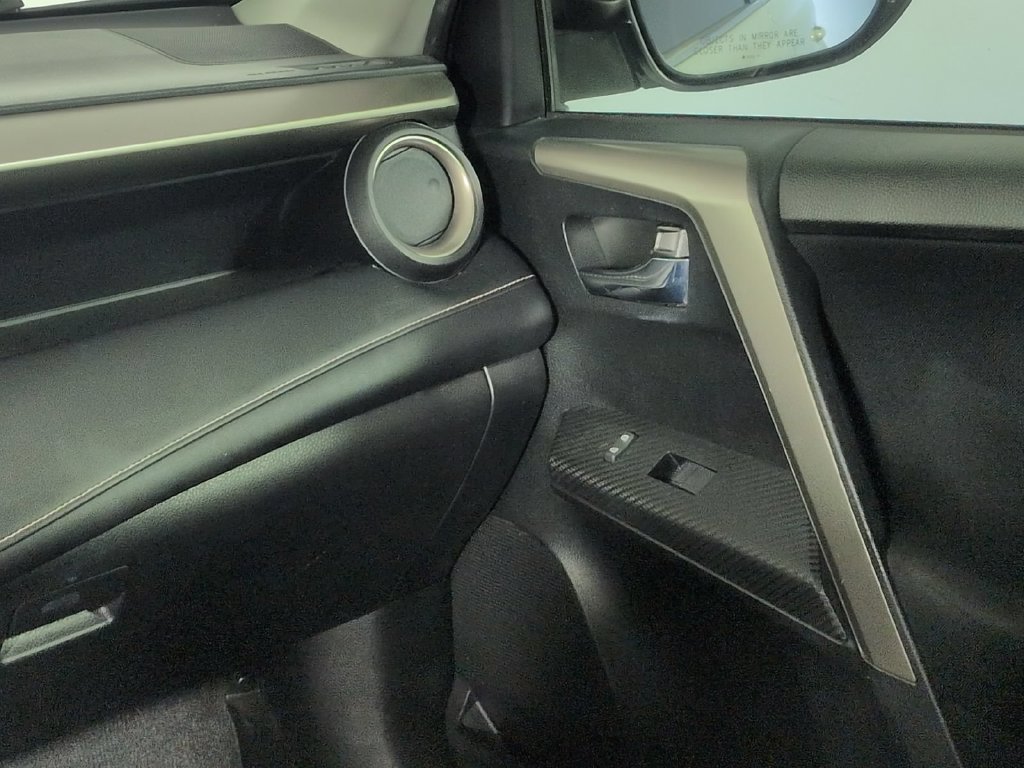 2015 Toyota RAV4 XLE - Photo 23