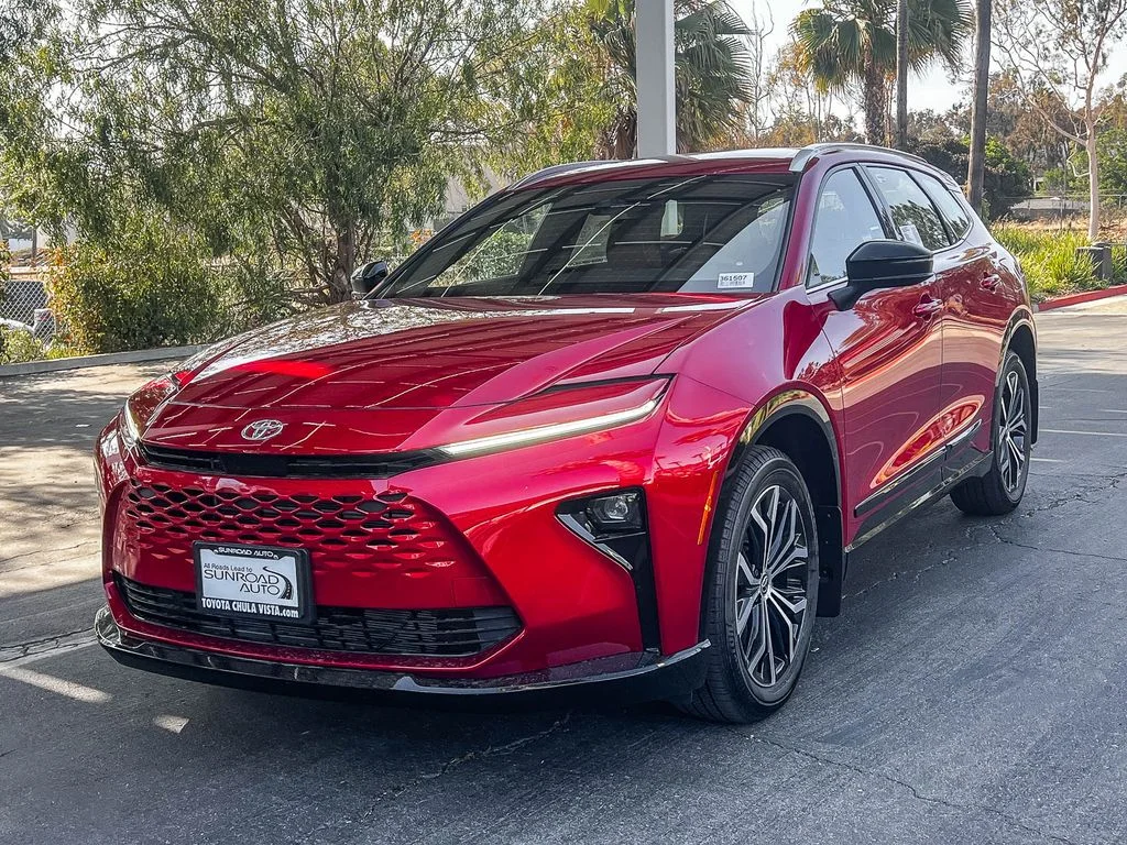 New 2026 Finish Line Red <sup>1</sup> Toyota  XLE image 3