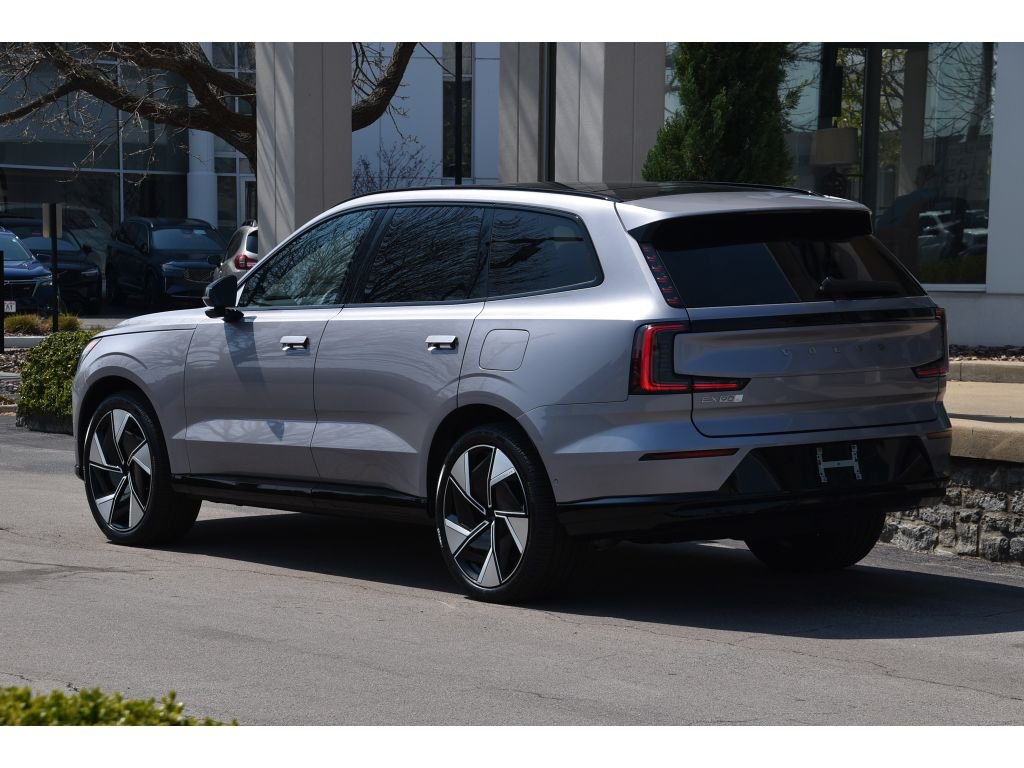 2026 Volvo EX90 Ultra - Photo 6