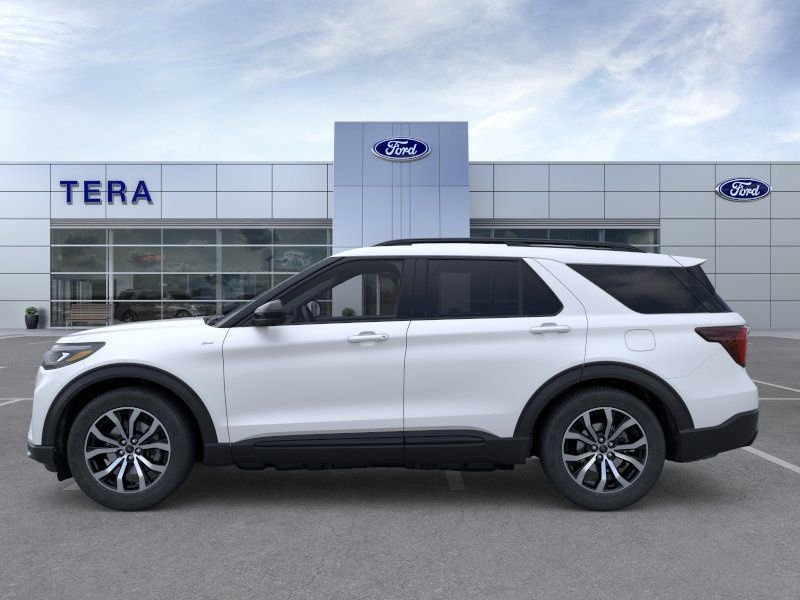 New 2026 Star White Metallic Tri-Coat Ford ST-Line image 3