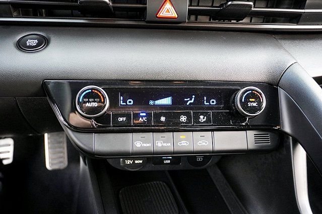 Used 2026 White Hyundai SEL Sport image 25