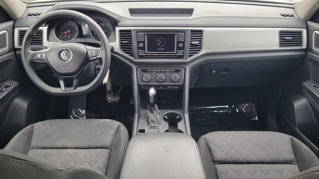 Used 2018 White Volkswagen S image 10