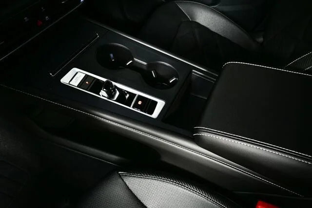 New 2026 Deep Black Pearl Volkswagen 2.0T SE image 19