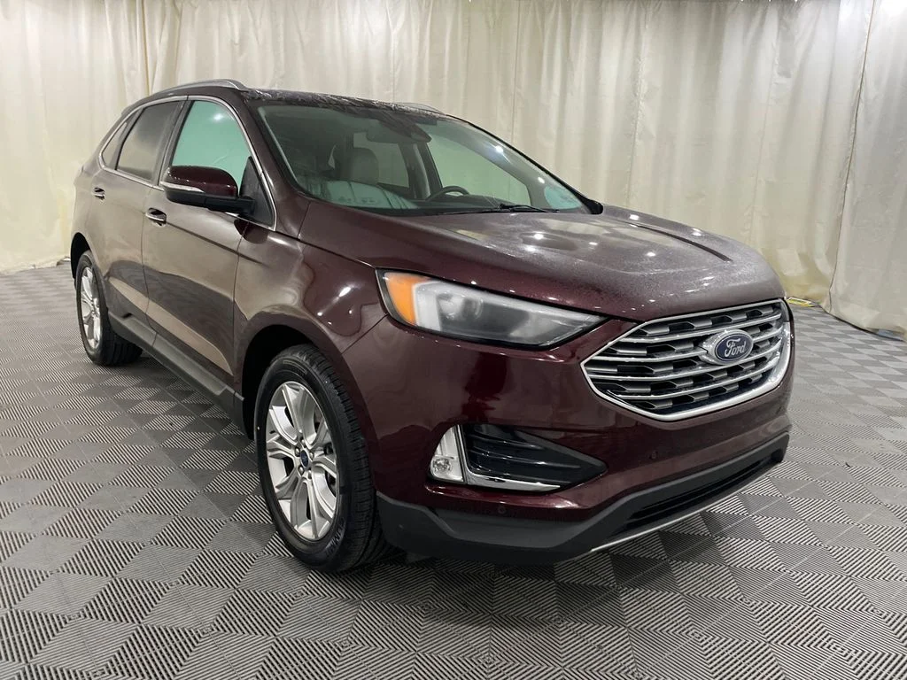 Used 2022 Burgundy Velvet Metallic Tinted Clearcoat Ford Titanium image 3