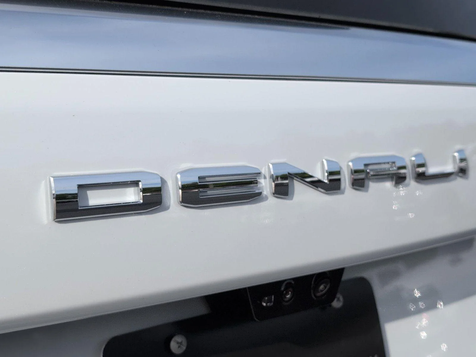New 2026 Glacier White Tricoat GMC Denali image 39