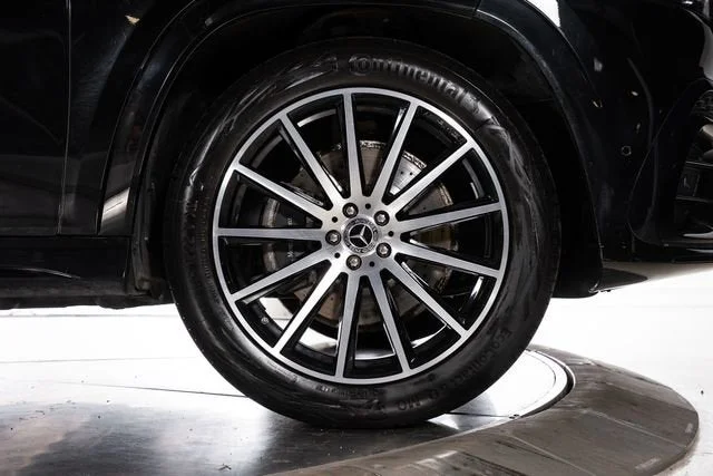Used 2025 Obsidian Black Metallic Mercedes-Benz GLS 450 image 14