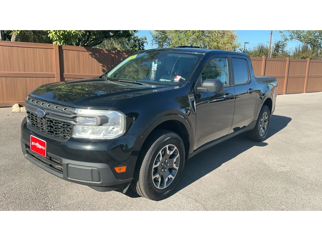Used 2024 Shadow Black Ford XLT image 1