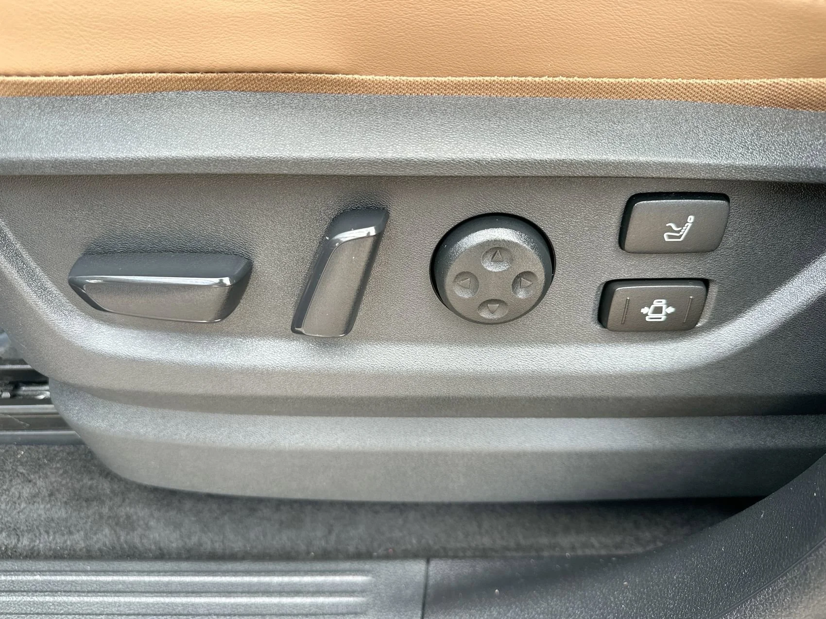 Used 2025 Coulis Red INFINITI SENSORY image 12