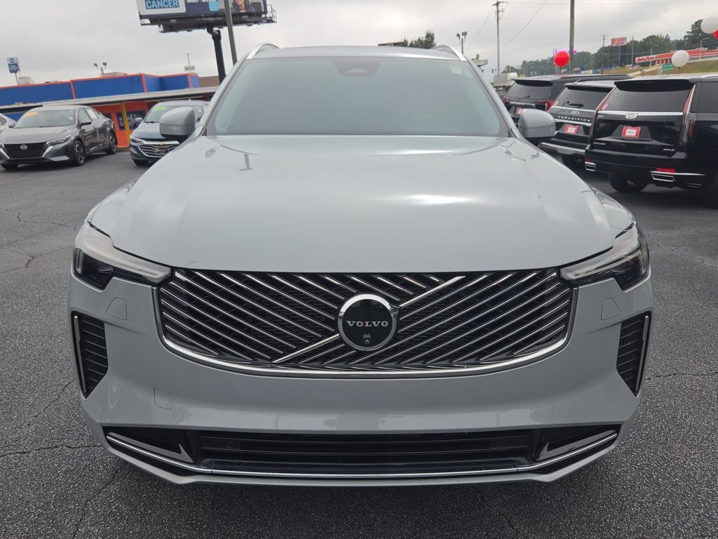Used 2025  Volvo Plus image 2