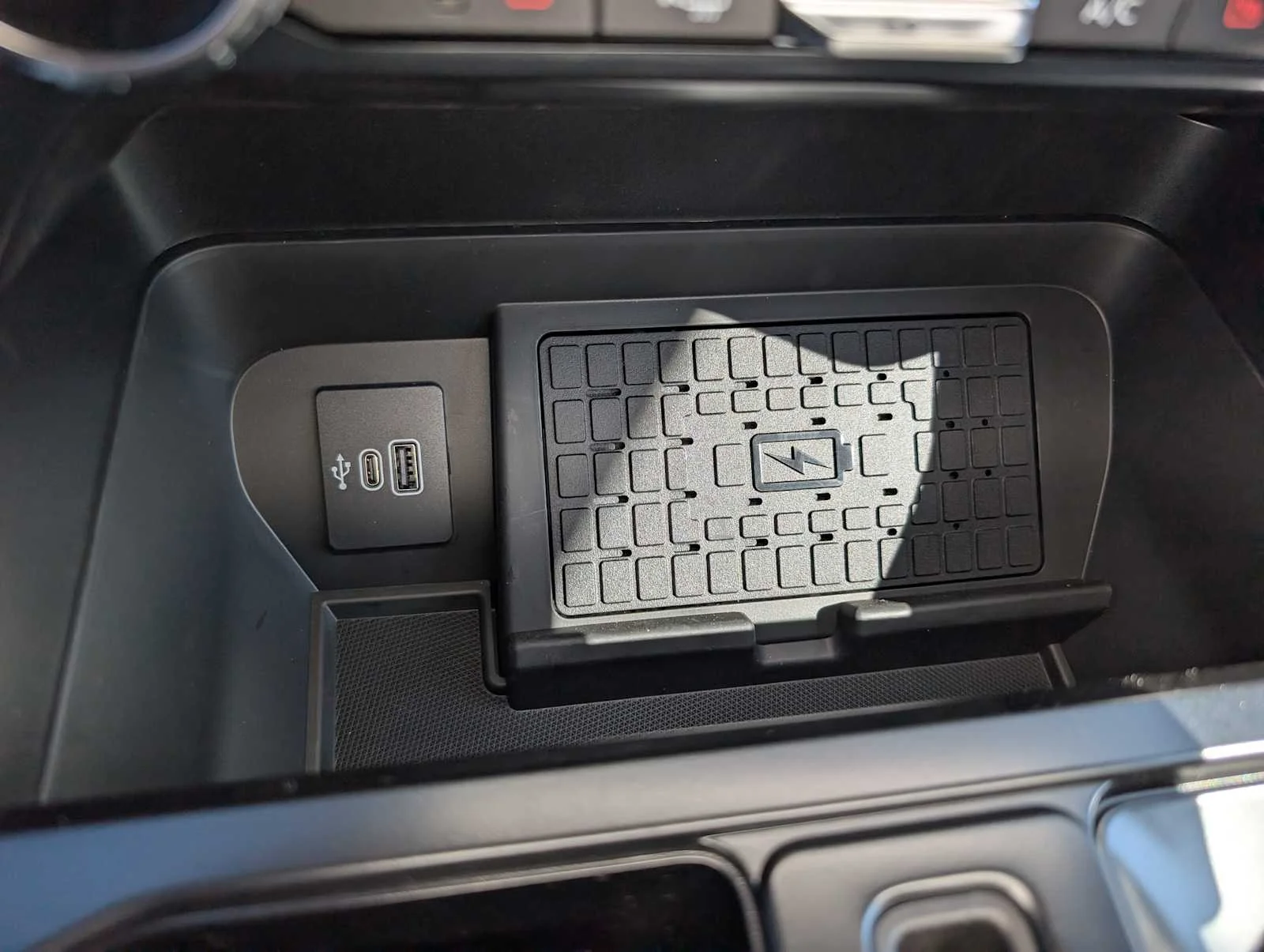 New 2026 Carbonized Gray Metallic Ford XLT image 26