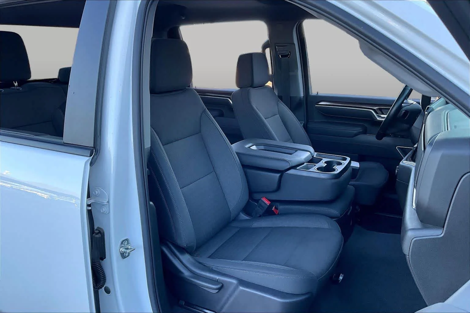 Used 2025 Summit White Chevrolet LT image 7