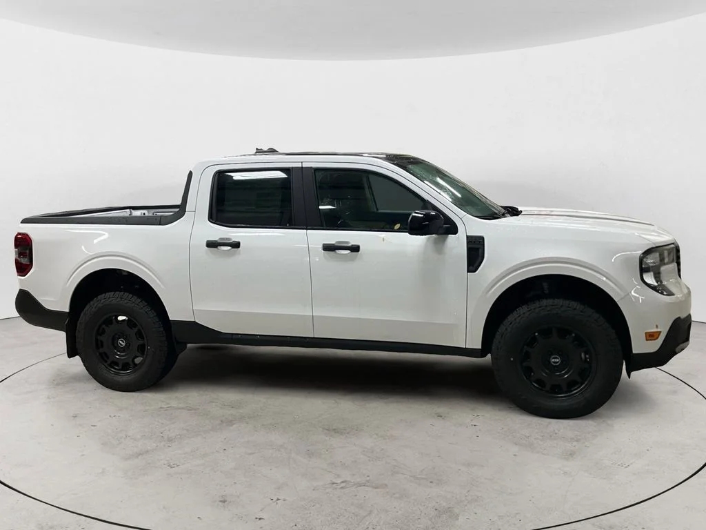 New 2025 White Ford XLT image 6