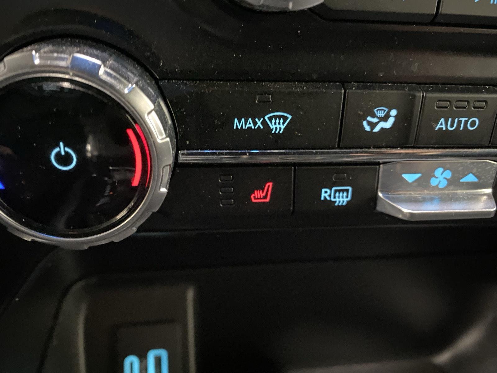 Used 2023 Avalanche Gray Ford XLT image 30