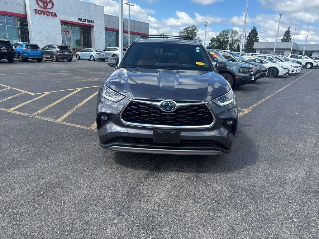 Used 2024 Magnetic Gray Metallic Toyota Platinum image 4