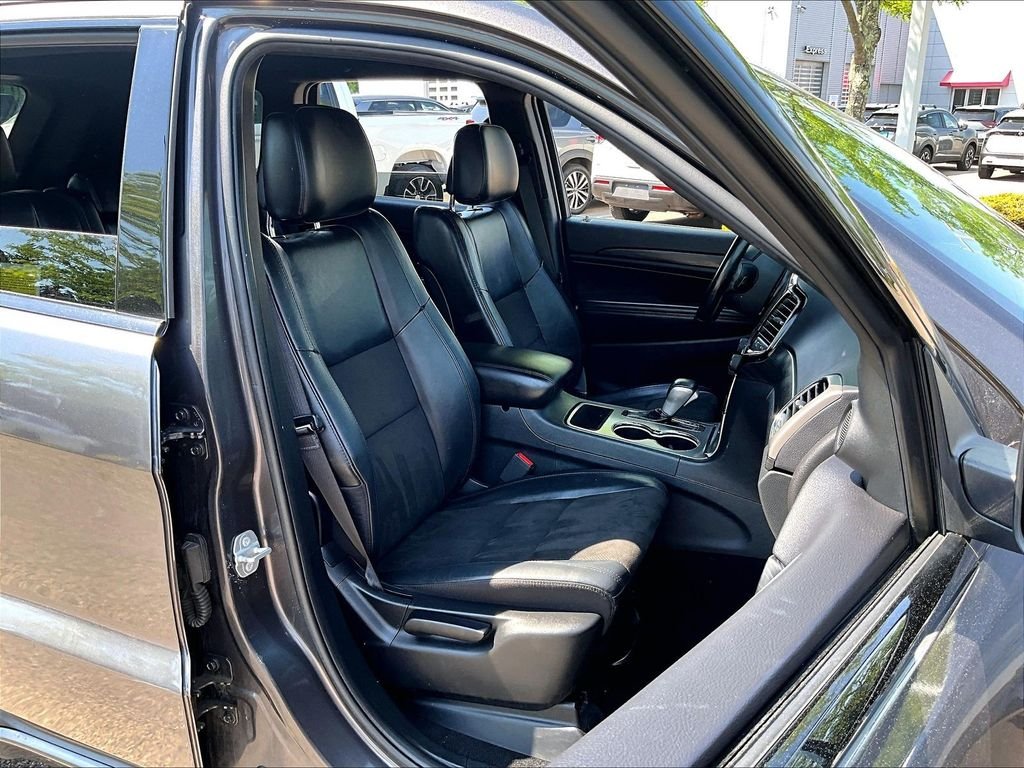 Used 2020 Gray Jeep Altitude image 11