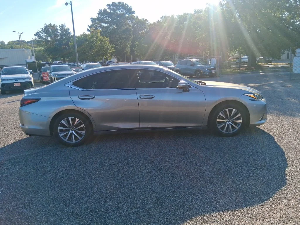 Used 2021 Silver Lexus 350 image 4