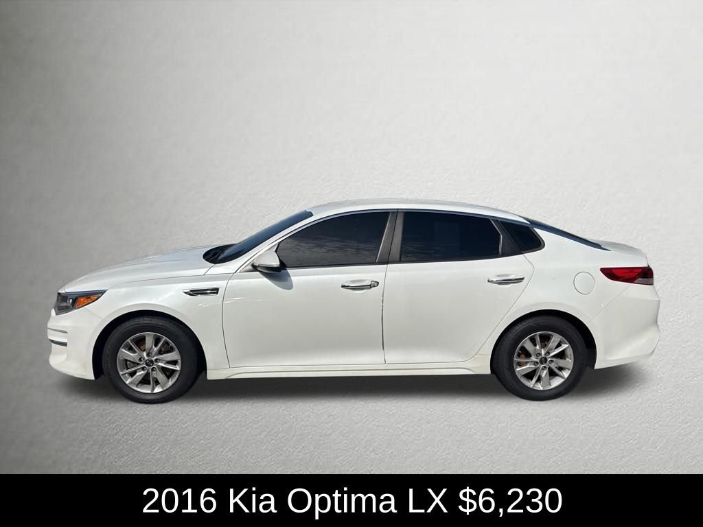 Used 2016 Snow White Pearl Kia LX image 6