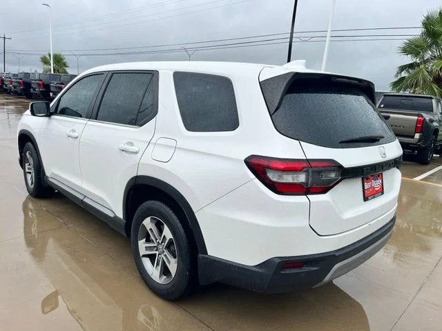 Used 2023  Honda EX-L image 4