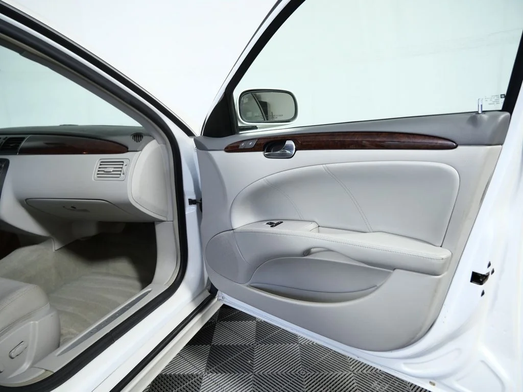 Used 2011 White Buick CXL image 10