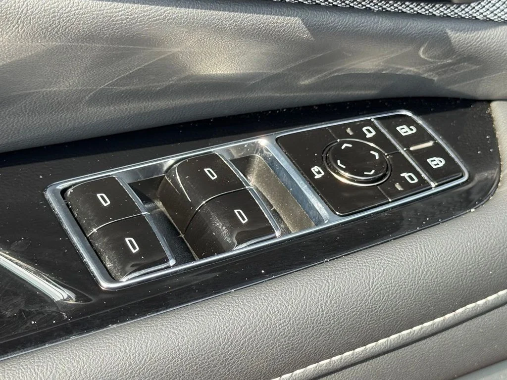 Used 2025 Red Cadillac Sport 2 image 17