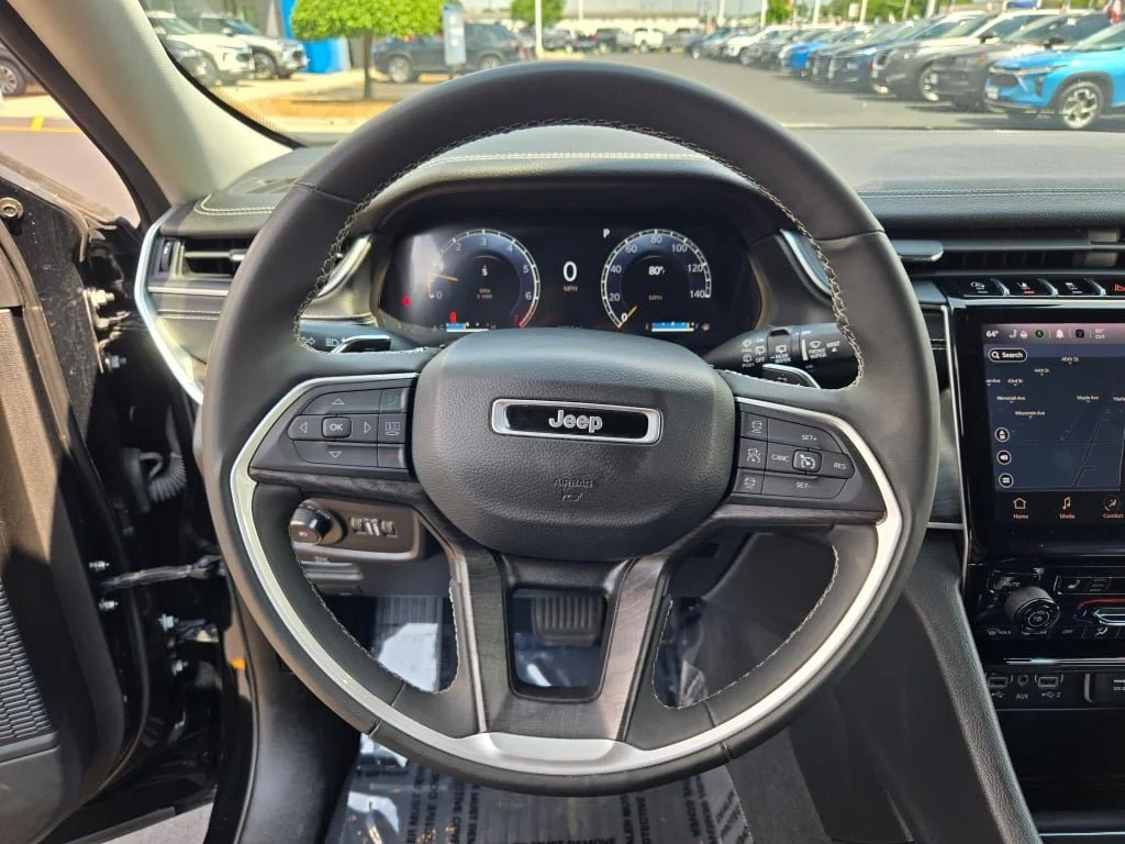 Used 2023 Black Jeep Limited 4x4 image 35