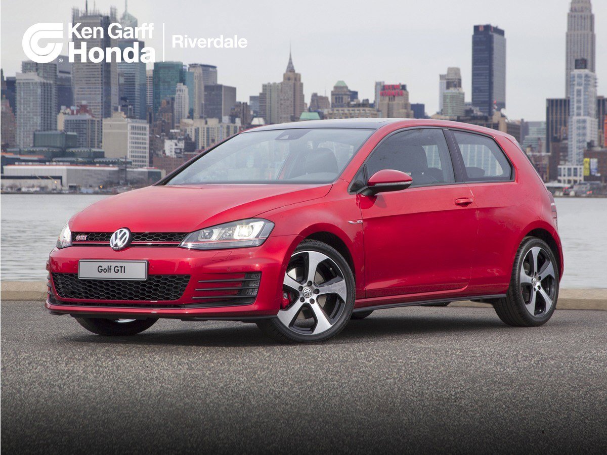 2016 Volkswagen Golf GTI's photo