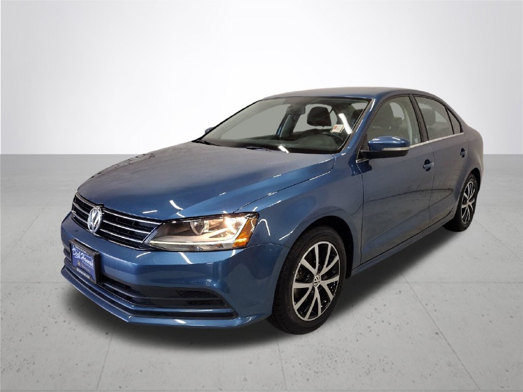 Used 2017 Silk Blue Metallic Volkswagen 1.4T SE image 2