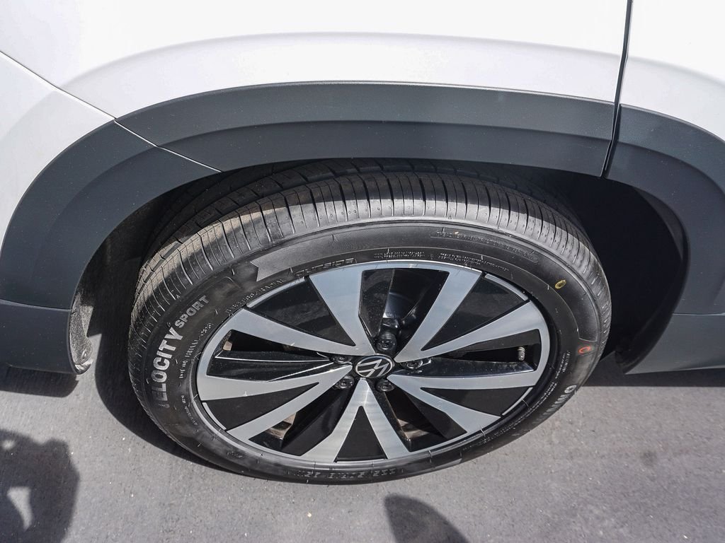 Used 2022  Volkswagen 1.5T SE image 9