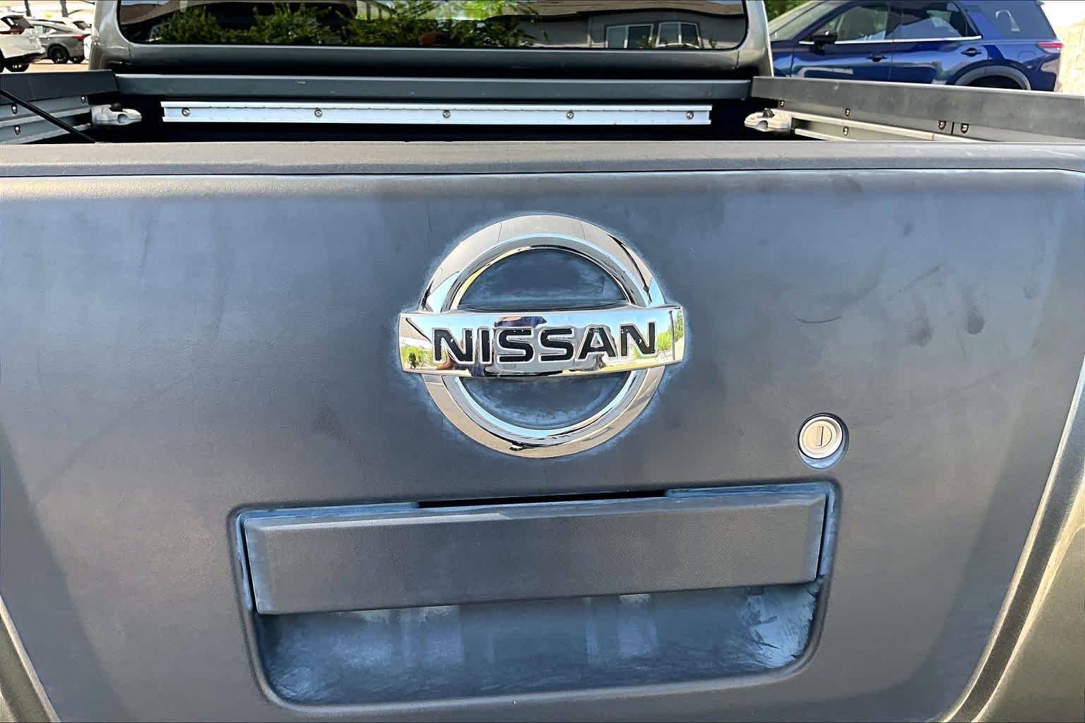 Used 2007 Storm Gray Nissan SE image 28
