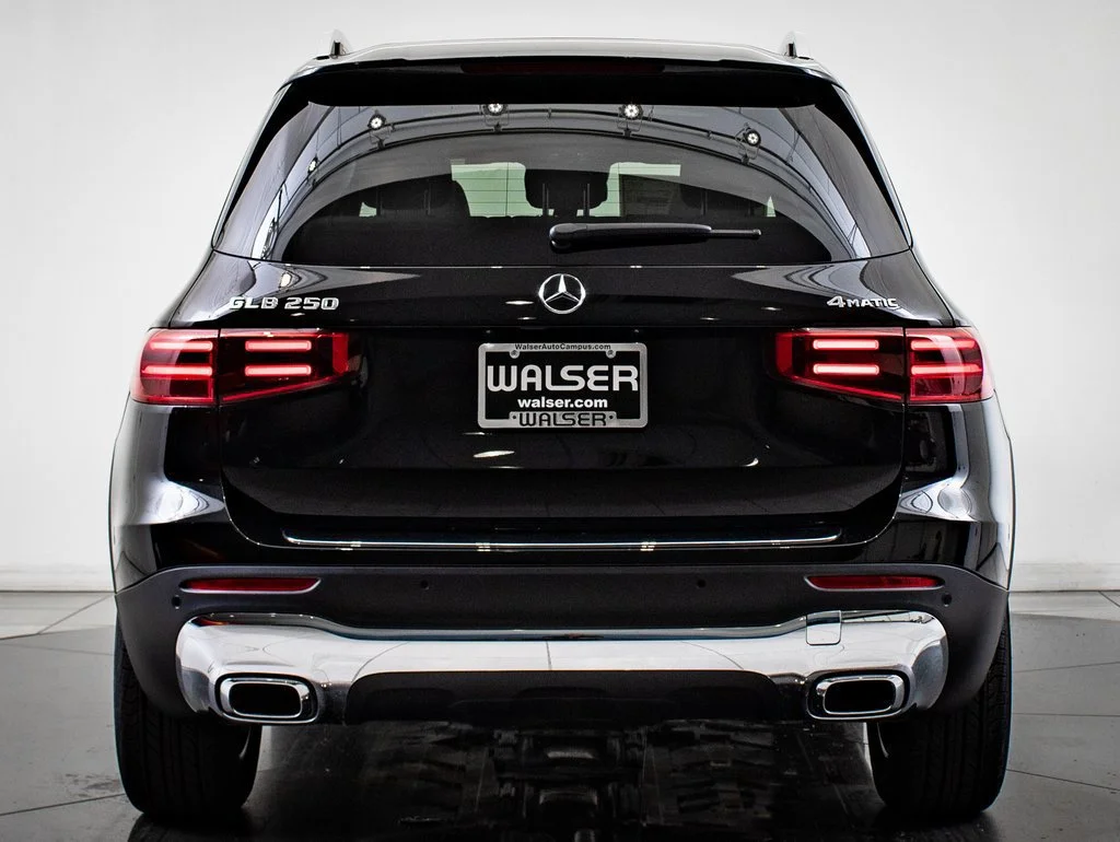 Used 2025 Night Black Mercedes-Benz GLB 250 image 7