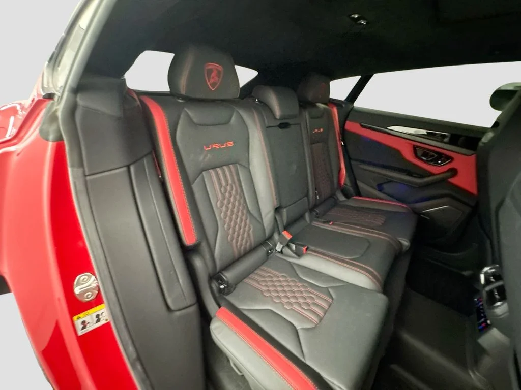 Used 2023 Red Lamborghini S image 29