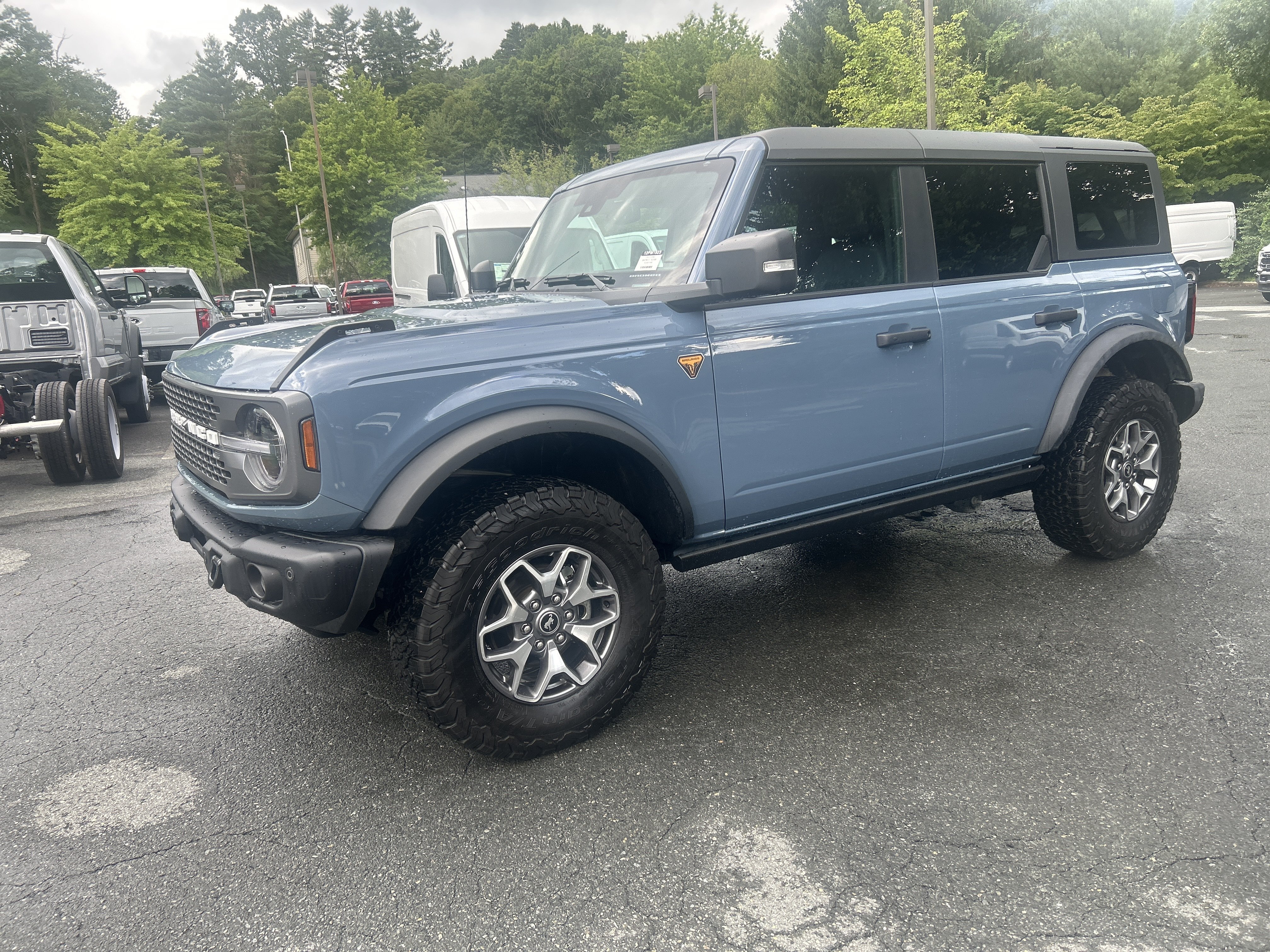 Used 2025 Azure Gray Metallic Ford Badlands image 1