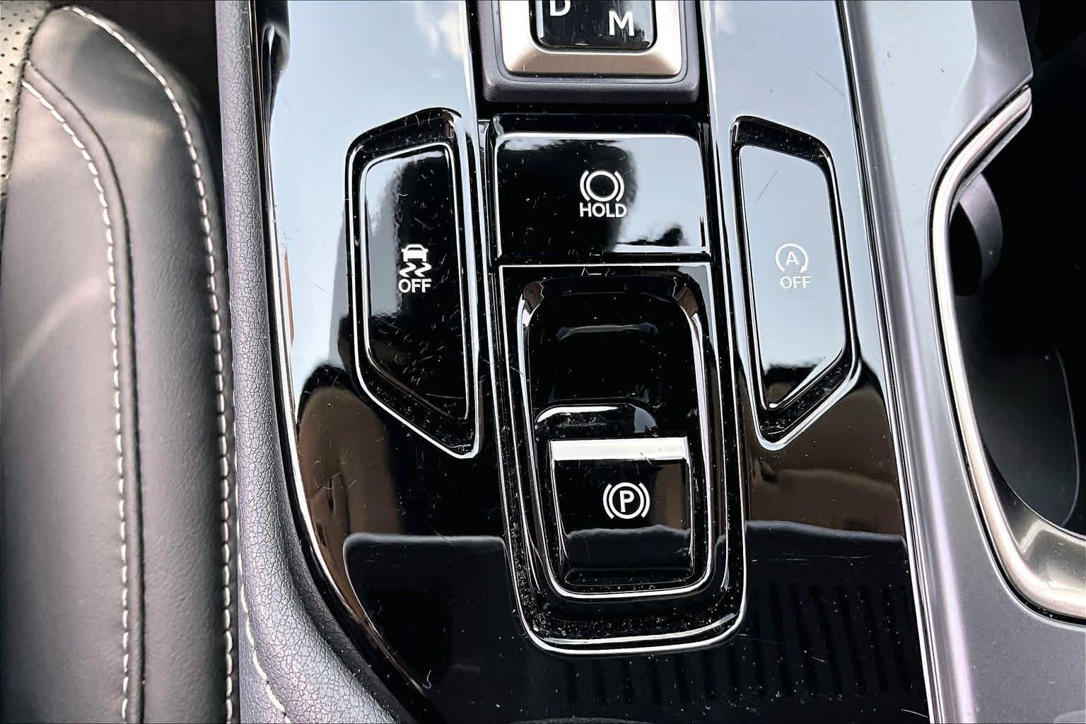 Used 2025 Atomic Silver Lexus  image 32