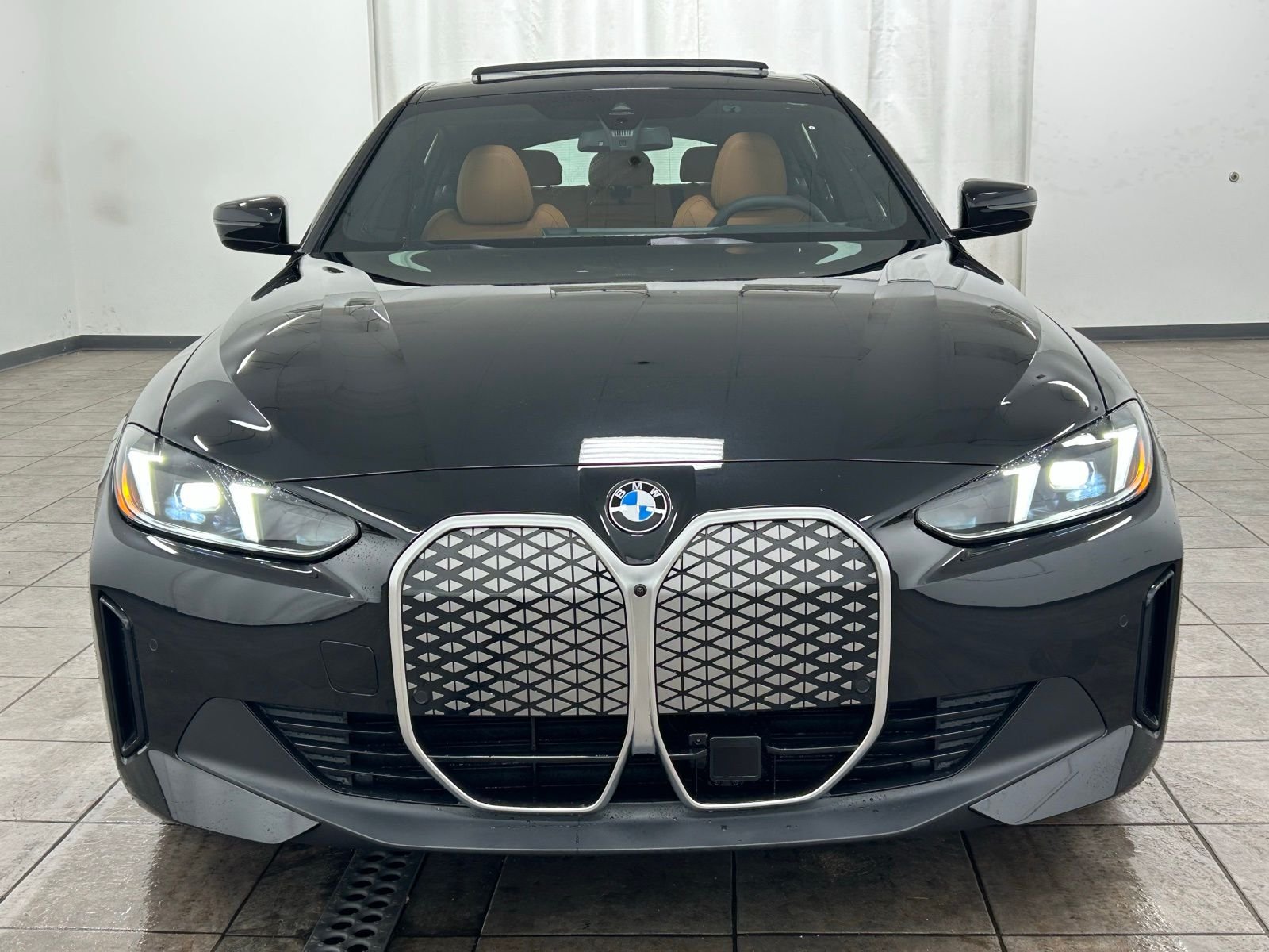 New 2026 Black Sapphire Metallic BMW xDrive40 image 11