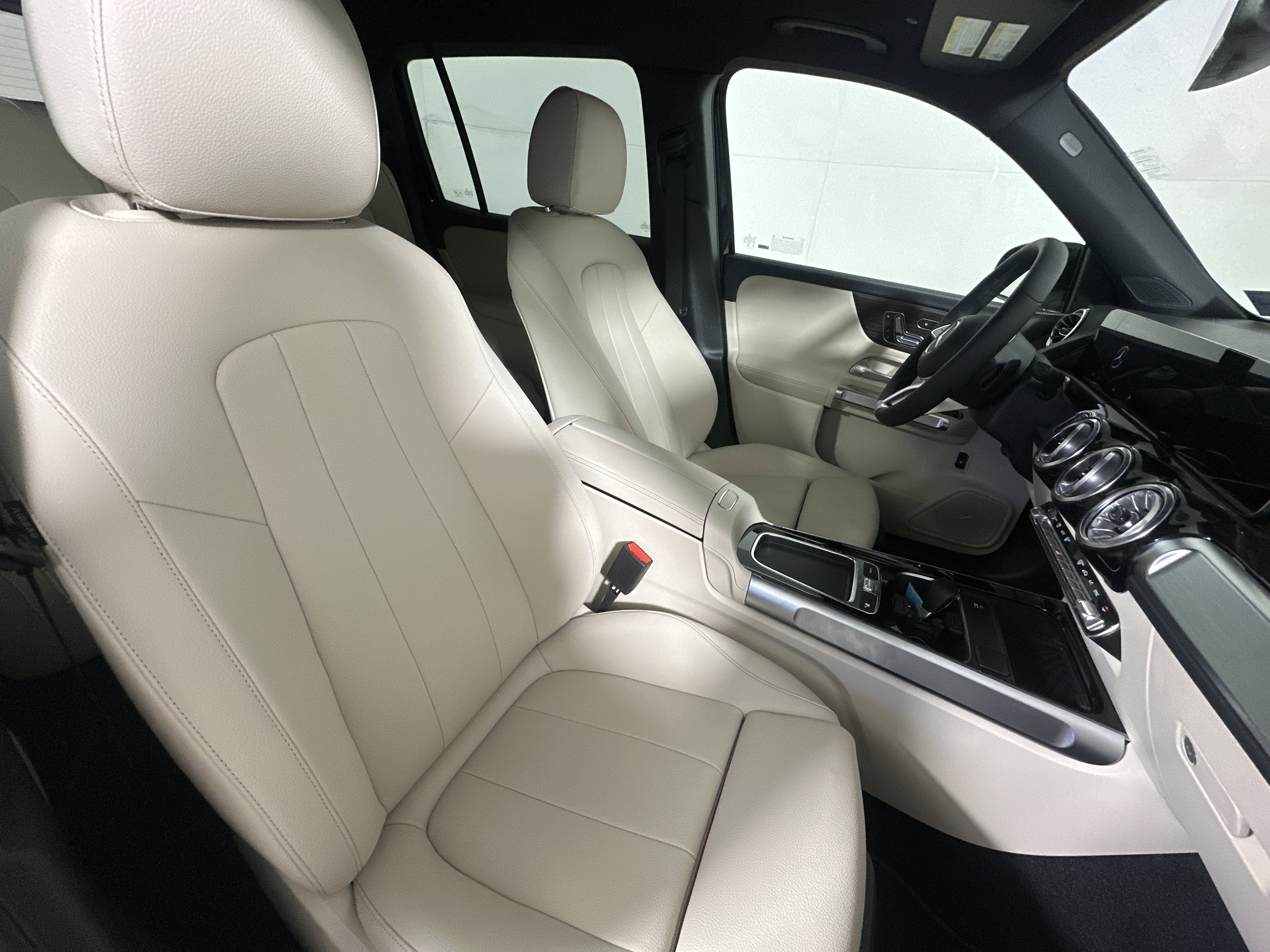 New 2026 Cosmos Black Metallic Mercedes-Benz GLB 250 image 48