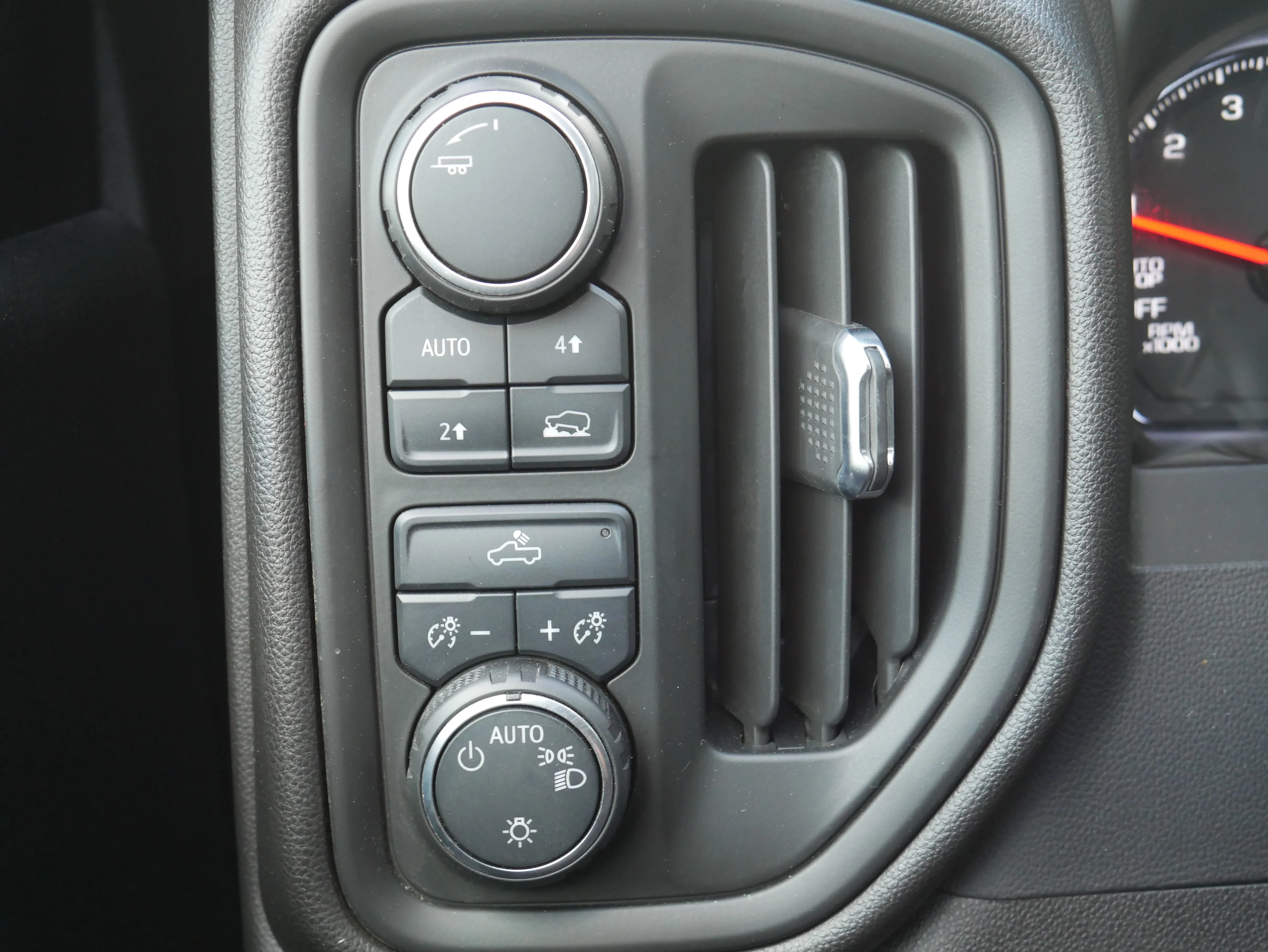 2023 Chevrolet Silverado 1500 Custom - Photo 25