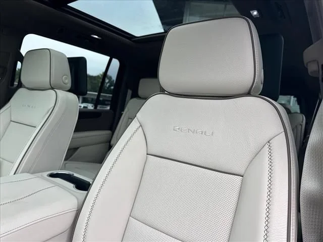 2026 GMC Yukon XL Denali - Photo 30