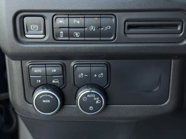 Used 2022 SATIN STEEL METALLIC Chevrolet RST image 27