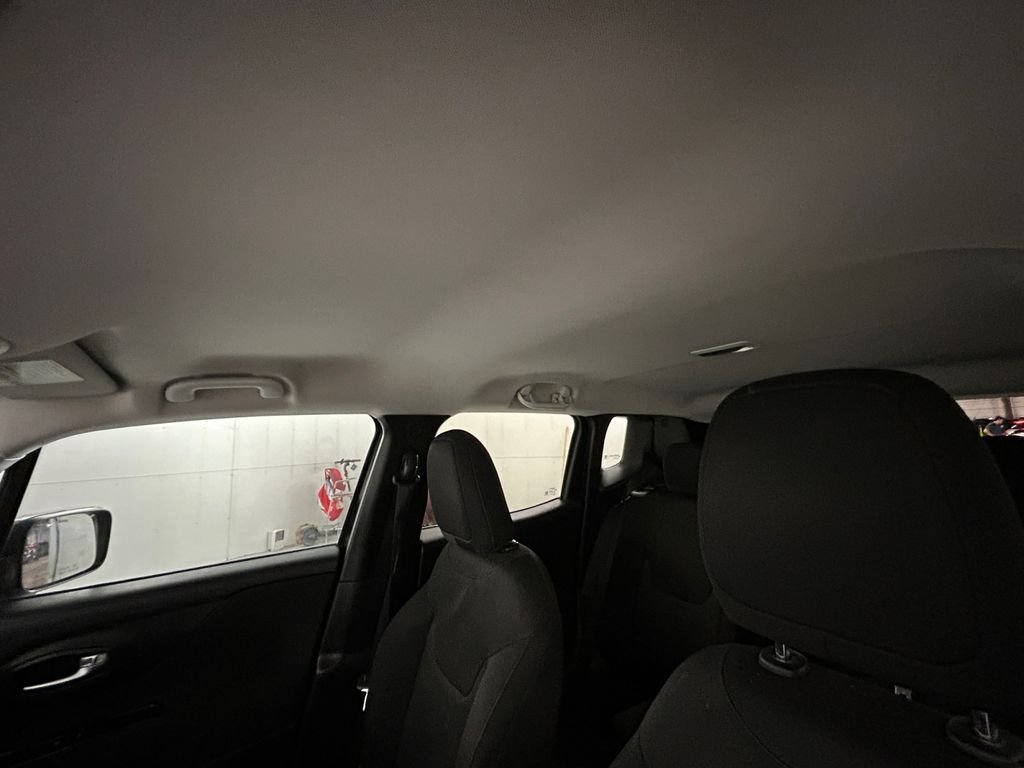 Used 2017 Black Jeep Latitude image 25