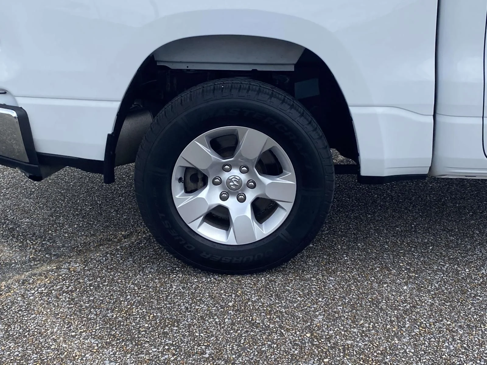 Used 2021 White Ram Big Horn/Lone Star image 9