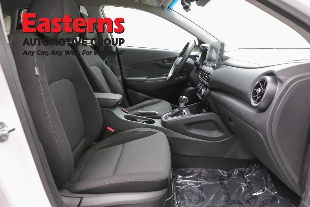 Used 2023 White Hyundai SEL image 23