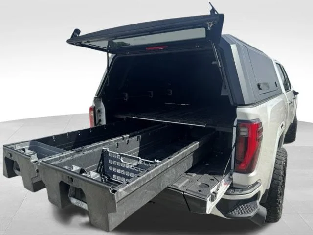 Used 2025 White GMC Denali Ultimate image 8