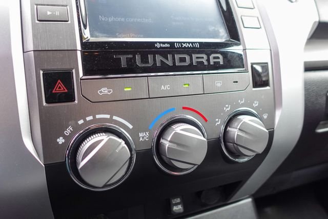 Used 2016 White Toyota SR5 image 22