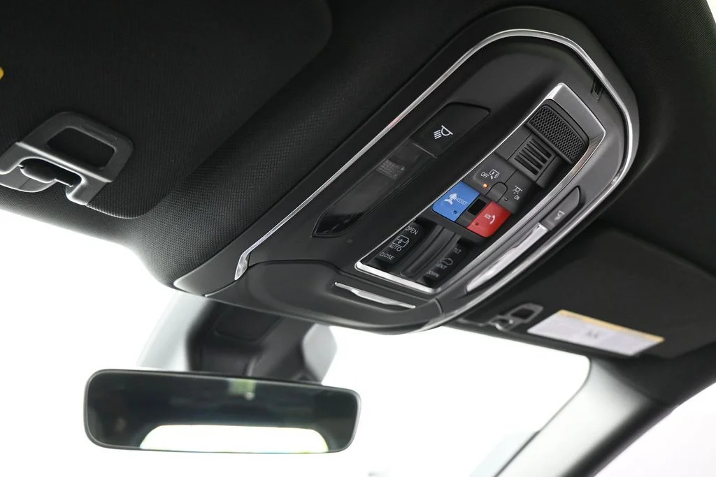 Used 2025 Bright White Clearcoat Jeep Laredo X image 22